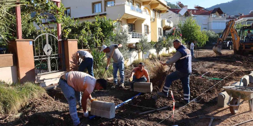 Marmaris’te yol yapım ve onarım çalışmaları hız kesmiyor