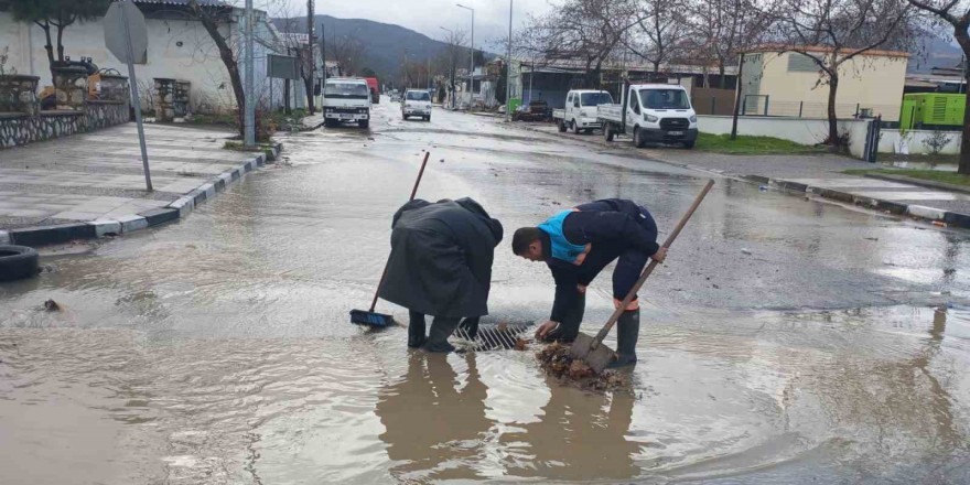 MASKİ’nin yağış müdahalesi sürüyor