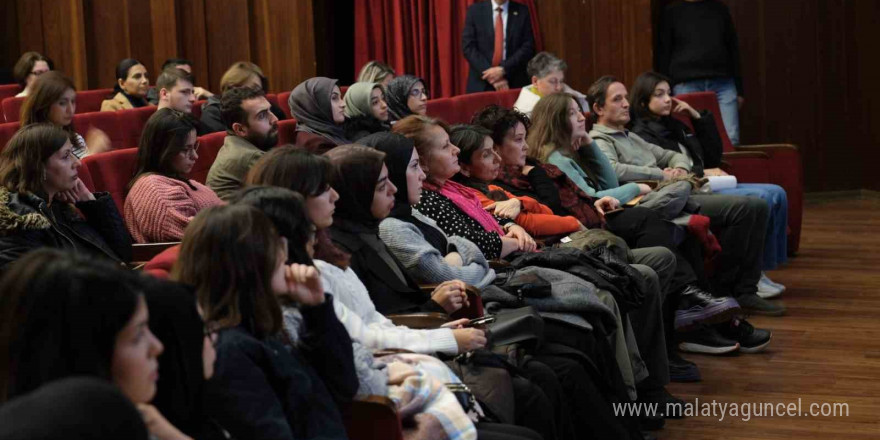 ’Mavi gözlü dev’ Nâzım Hikmet, Bursa’da anıldı