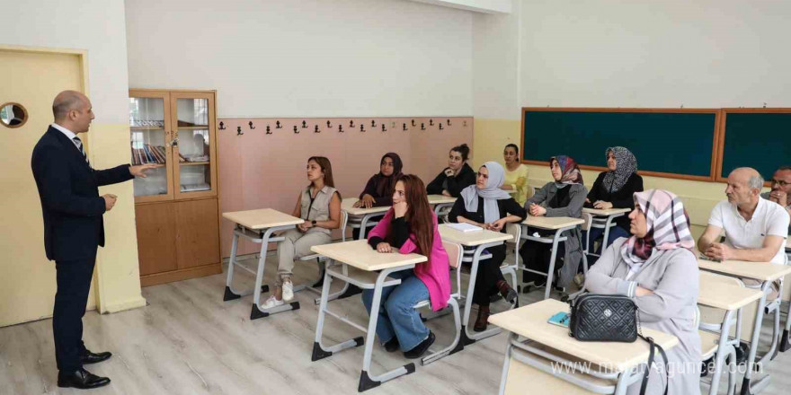 MEB, ebeveynlere 'Maarif Modeli' okulları açıyor