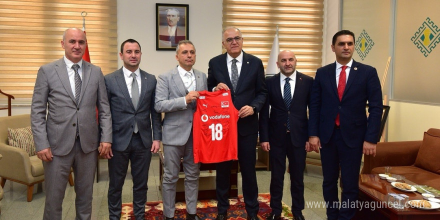 Mehmet Akif Üstündağ: 'Osmaniye’de milli bir voleybol maçı oynanacak”