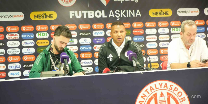 Mehmet Aurelio: “Galatasaray galibiyeti hak eden taraftı”