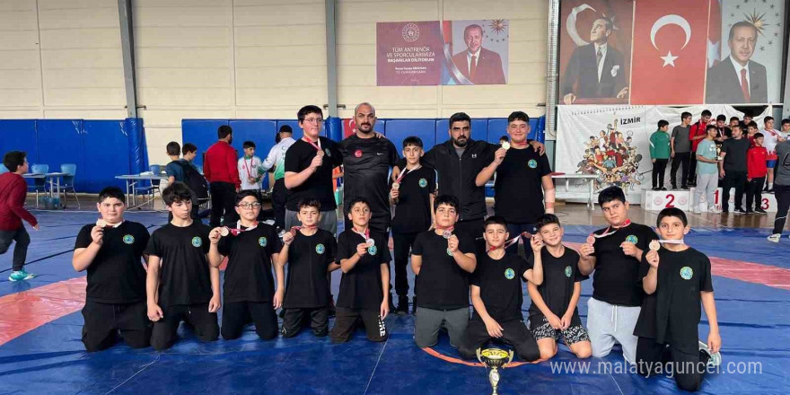 Menemen Belediyesi Güreş Takımı il şampiyonu oldu