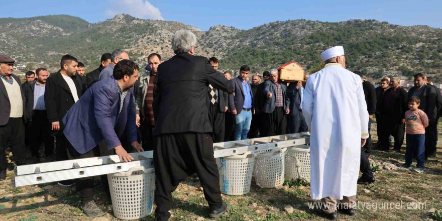 Merdiven, maganda kurbanı 9 yaşındaki Kemal için musalla taşı oldu