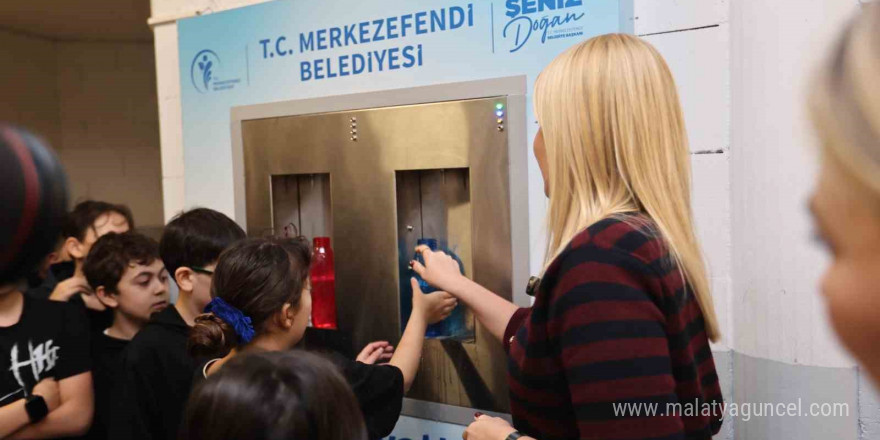 Merkezefendi Belediyesi okullara steril içme suyu üniteleri yerleştiriyor