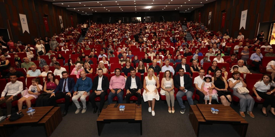 Merkezefendi Engelsiz Yaşam Akademisi’nden sanat dolu yılsonu etkinliği