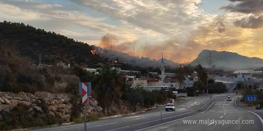 Mersin Bozyazı’da orman yangını büyümeden söndürüldü