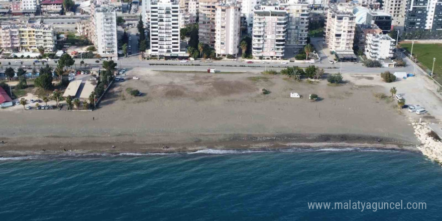 Mersin’de deniz ve kumsal satışa çıkarıldı