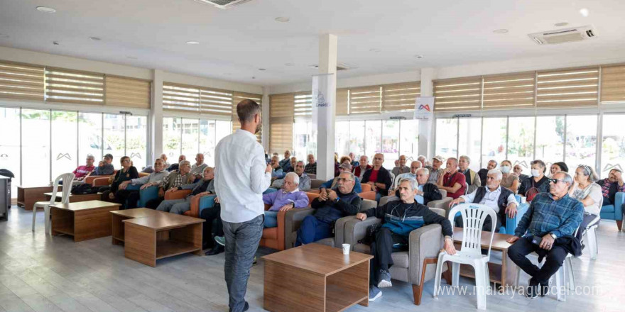 Mersin’de Emekli Evi üyeleri ’Alzheimer’ konusunda bilgilendirildi