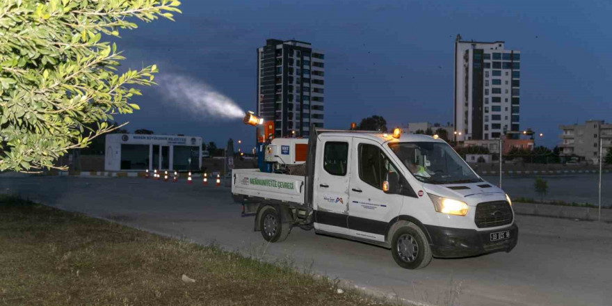 Mersin’de haşere ve larva gündüz, uçkun ilaçlaması ise gece yapılıyor