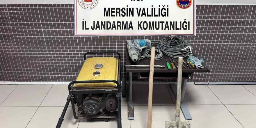 Mersin’de izinsiz kazı yapan 5 şüpheli suçüstü yakalandı