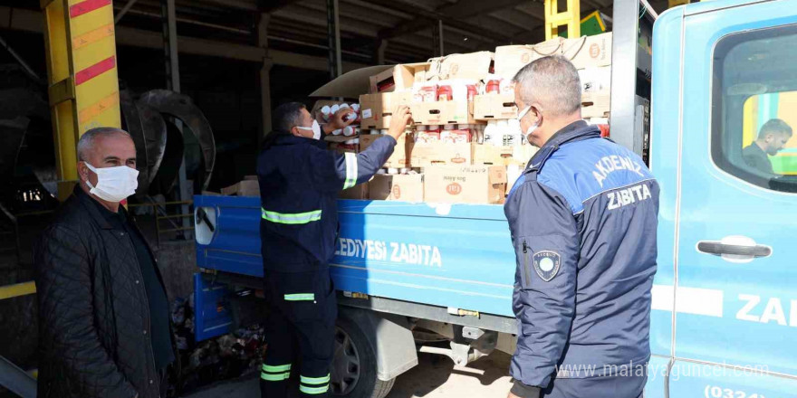 Mersin’de son kullanma tarihi geçmiş 4 bin 700 şişe ketçap ve mayonez ele geçirildi