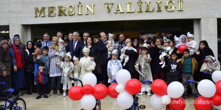 Mersin’de sünnet ettirilen çocuklar için konvoy düzenlendi