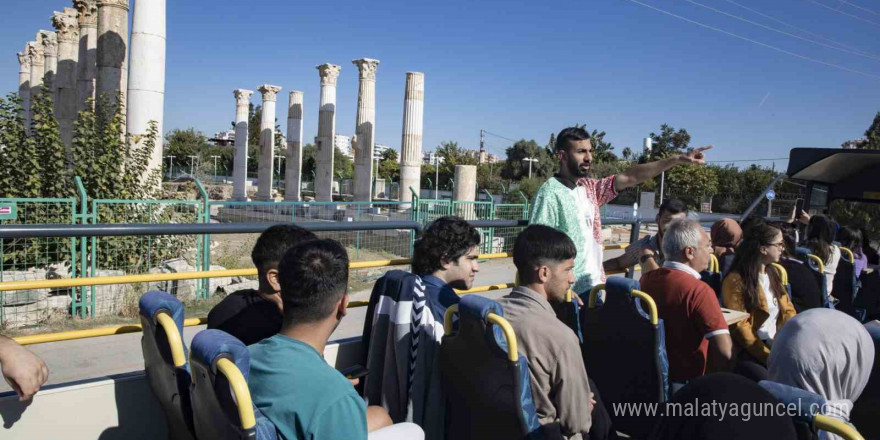 Mersin’de üniversite öğrencileri için kent tanıtım turu düzenleniyor