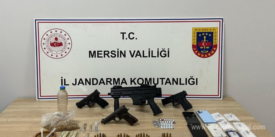 Mersin’de uyuşturucu ve silah ticareti yapan 3 şüpheli tutuklandı