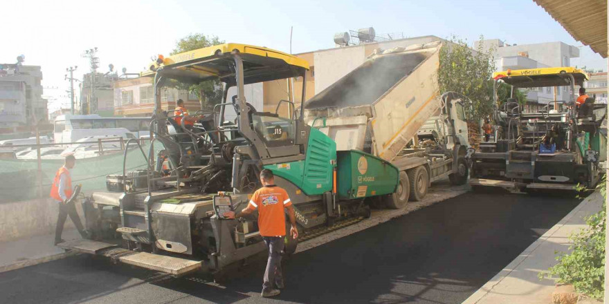 Mersin’de yol ve asfalt çalışmaları sürüyor