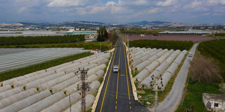 Mersin’de yol yapım çalışmaları sürüyor