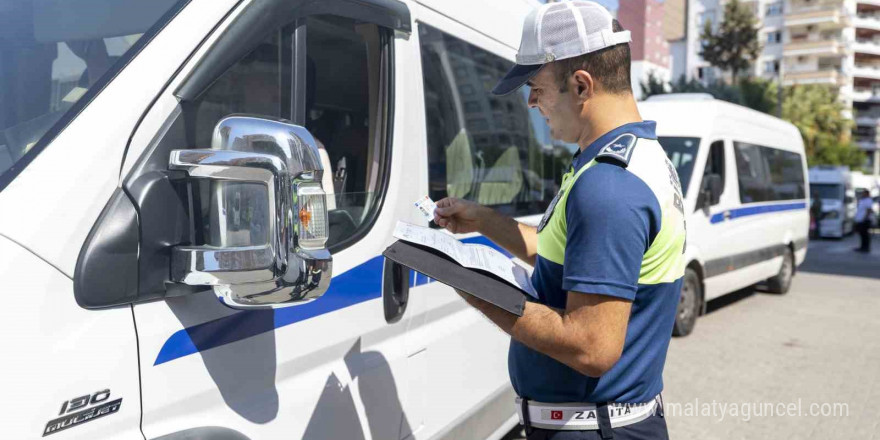 Mersin’de zabıta ekipleri okul servislerini denetliyor