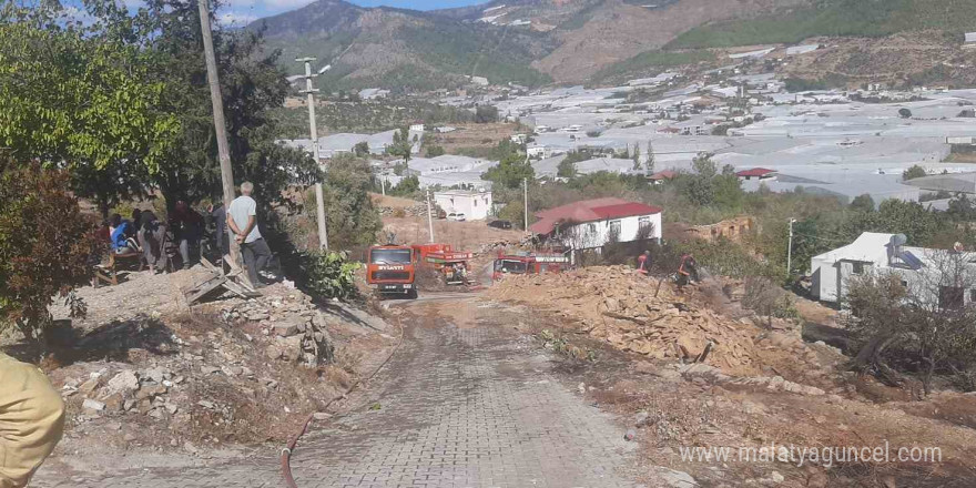 Mersin’de zeytinlik alanda yangın