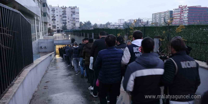 Mersin’deki rüşvet operasyonu: Aralarında müdürün de olduğu 91 şüpheli tutuklandı