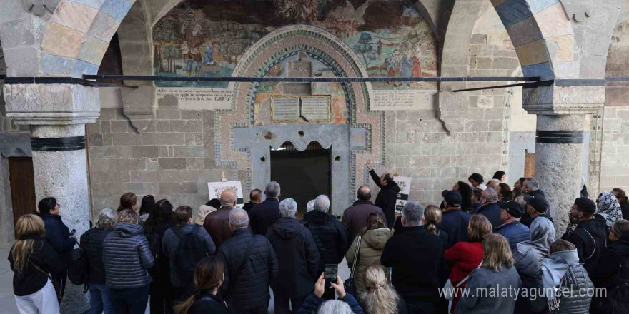 Meryem Ana Kilisesi yerli ve yabancı turistleri ağırlıyor