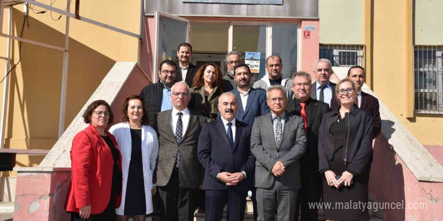 Meslek Lisesi öğrencileri hem üretiyor, hem satıyor