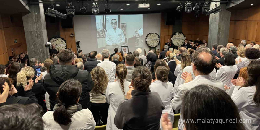 Meslektaşlarından Amerikan Hastanesi Başhekimi Dr. İsmail Bozkurt’a gözü yaşlı veda