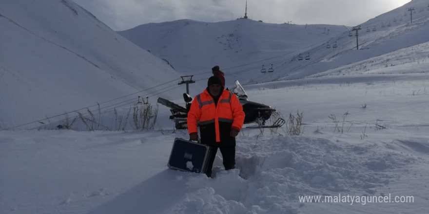 Meteoroloji personelinden zorlu görev