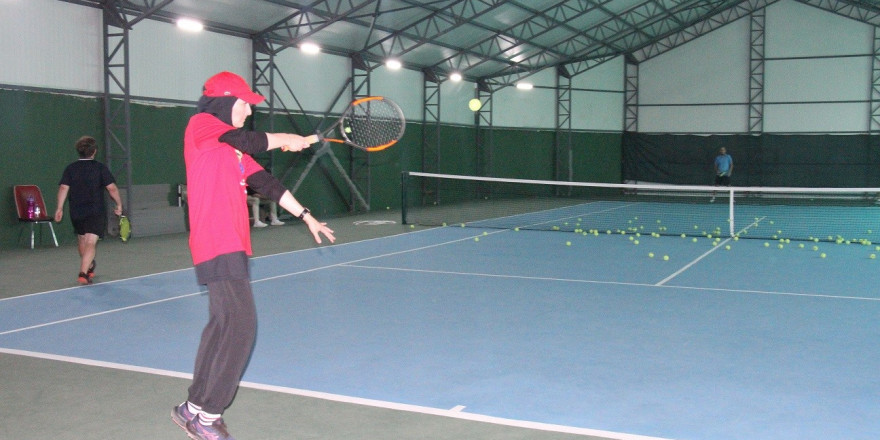 Mevlana Vadisi’ne kapalı tenis kortu