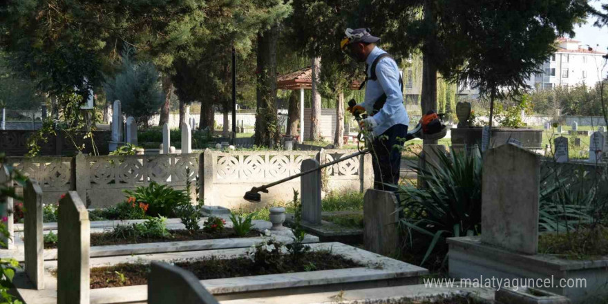 Mevsime uygun bakım çalışmaları yapılıyor