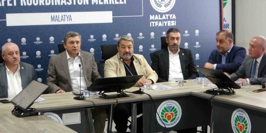 MHP heyeti deprem bölgesi Malatya’da