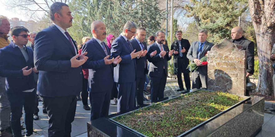 MHP İl Başkanı Yılmaz; “Başbuğumuzun fikirleri Türk dünyasına bayrak olmaktadır”