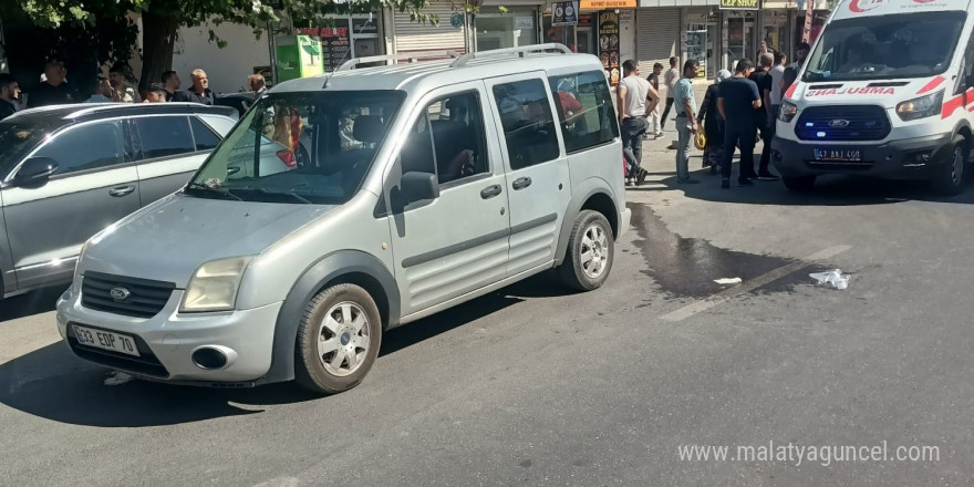 Midyat’ta kamyonetin çarptığı yaya yaralandı