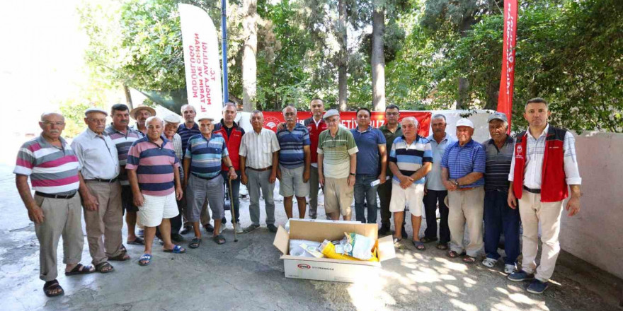 Milas Ören’de 600 adet Akdeniz Meyve Sineği tuzağı dağıtıldı