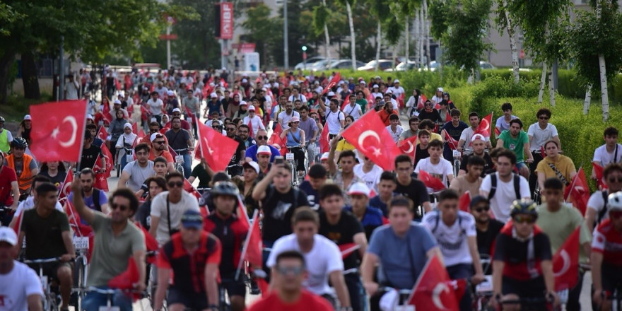 ’Milletin Zaferi Bisiklet Turu’na yoğun ilgi