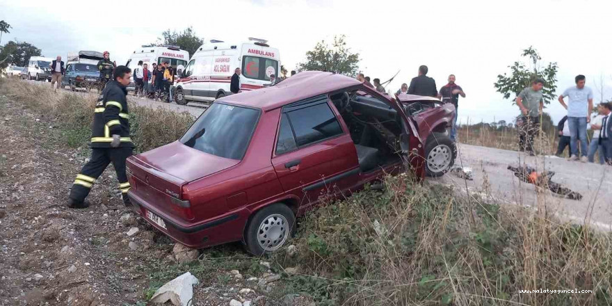 Minibüsle otomobil kafa kafaya çarpıştı: 2 yaralı