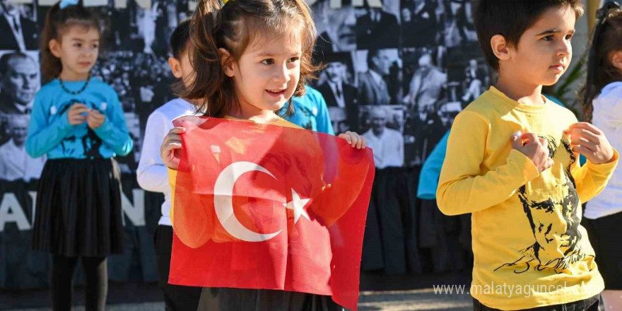 Minik öğrencilerden Atatürk’e anlamlı anma programı