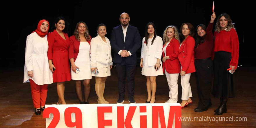 Minikler Cumhuriyet’in 101. yıl dönümünü kutladı