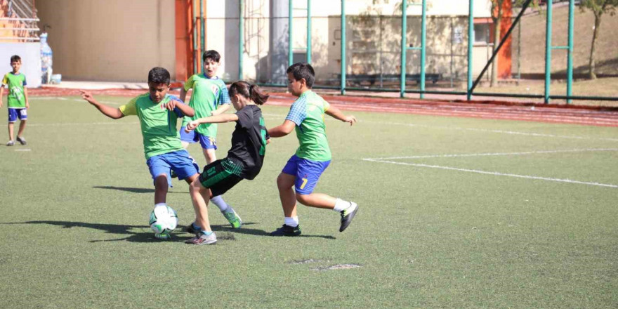 Minikler Pişmaniye Cup Futbol Turnuvasında kıyasıya mücadele etti