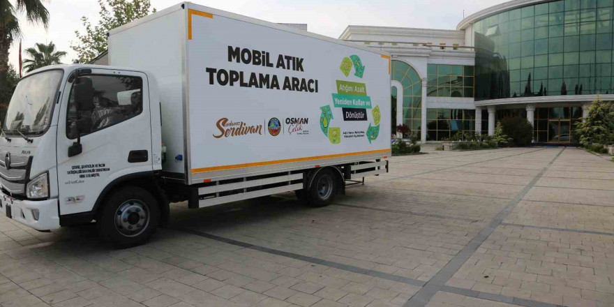 Mobil atık toplama aracı vatandaşın hizmetinde