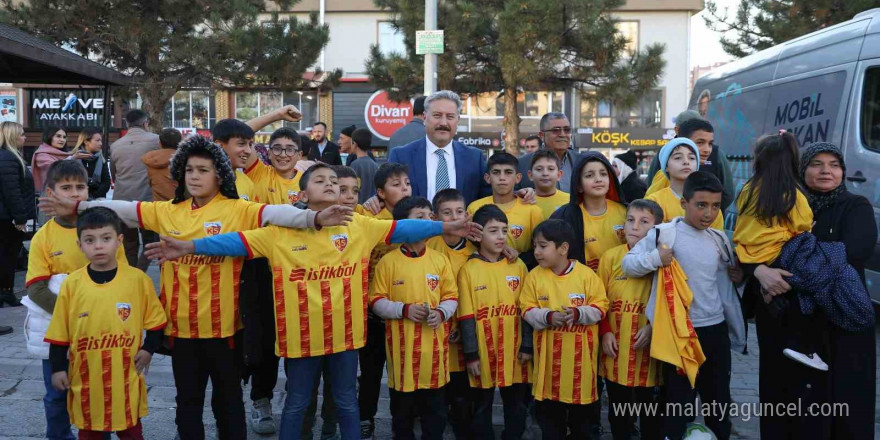 Mobil Başkan Tınaztepe’de ilgiyle karşılandı