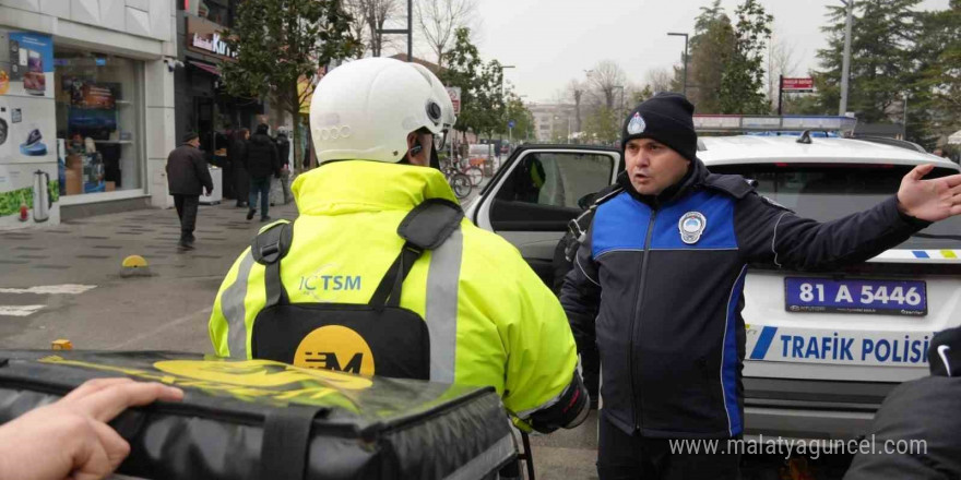 Motorlu araç trafiğine kapalı caddeye girdiler, 993 TL ceza yediler