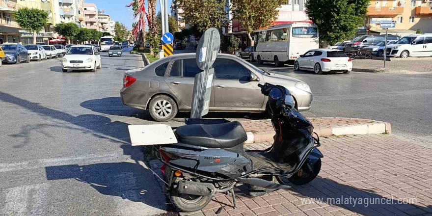 Motosiklet otomobille çarpıştı: 1 yaralı