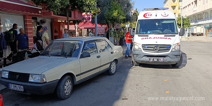 Motosiklete çarpan otomobil sürücüsü kaza sonrası gözyaşlarına hakim olamadı