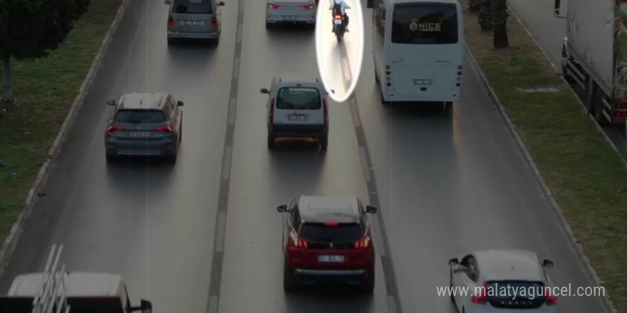 Motosikletlilerin trafikteki kural ihlalleri dron kamerasında