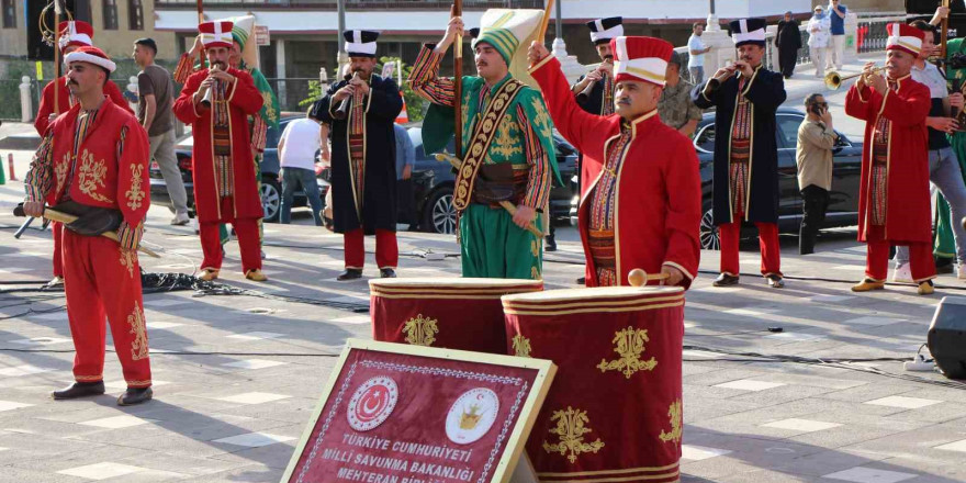 MSB Mehteran Birliği, şehzadeler şehri Amasya’yı coşturdu