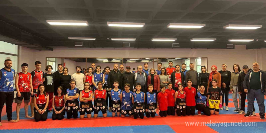 Muay Thai 10. Khan sınavı başarı ile tamamlandı