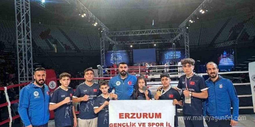 Muay Thai’de Türk Bayrağını dalgalandırdılar