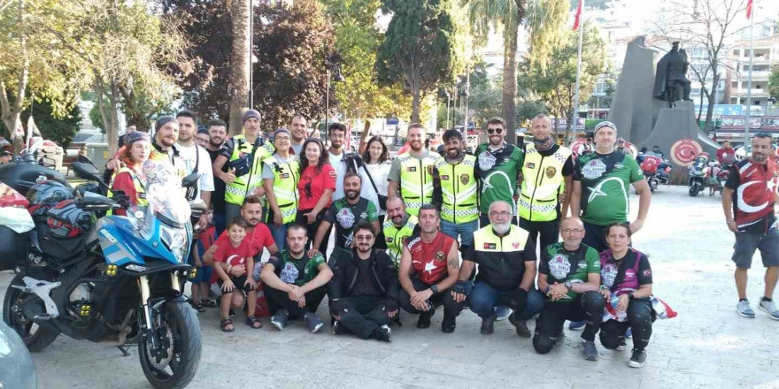 Mudanya’da motosikletlilerden ’30 Ağustos' korteji