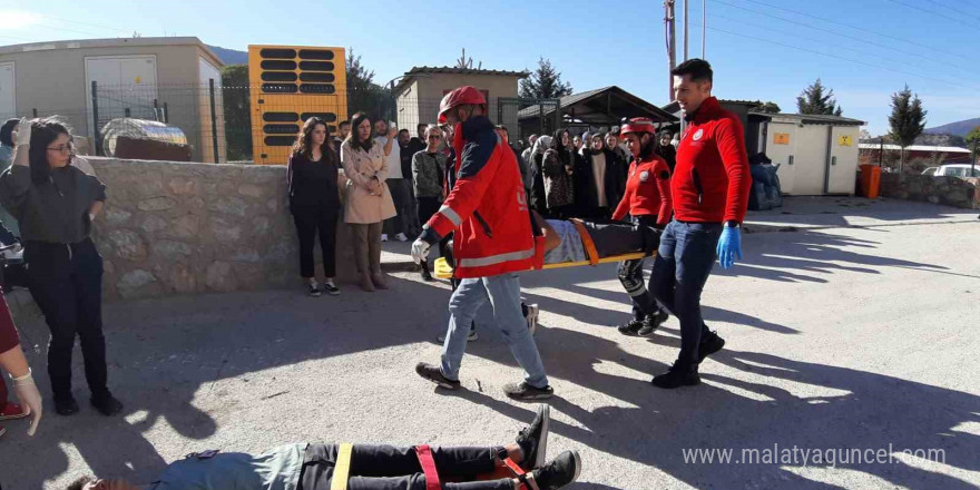 Mudurnu Devlet Hastanesi’nde deprem ve yangın tatbikatı